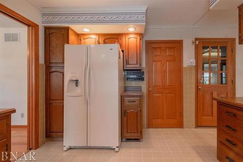 304 Grandview Dr, Normal, IL 61761 photo 9