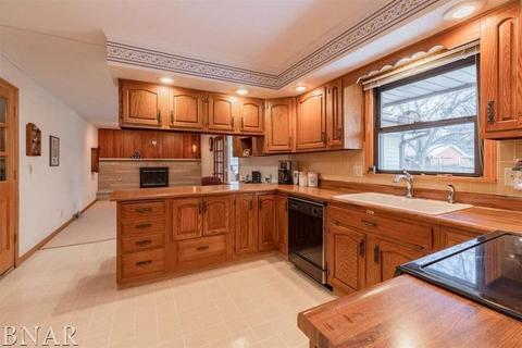 304 Grandview Dr, Normal, IL 61761 photo 8