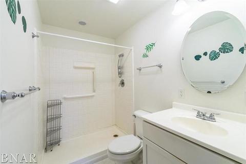 906 N School, Normal, IL 61761 photo 11