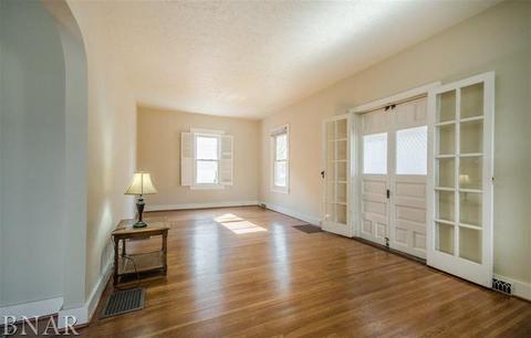 208 Willard, Bloomington, IL 61701 photo 4