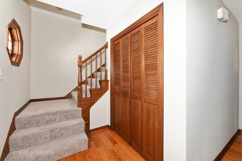89 Redstart Rd, Naperville, IL 60565 photo 2