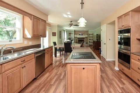 2473 Knowlton Dr, West Dundee, IL 60118 photo 8