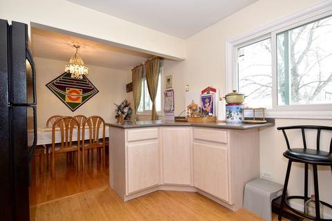 991 Stuart Dr, Bartlett, IL 60103 photo 3