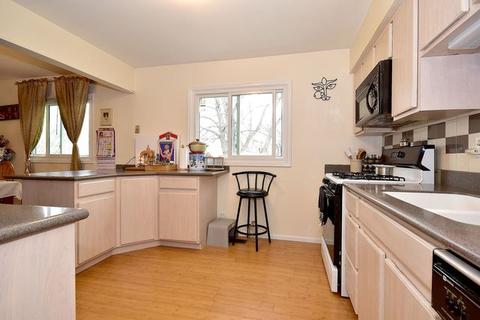 991 Stuart Dr, Bartlett, IL 60103 photo 2