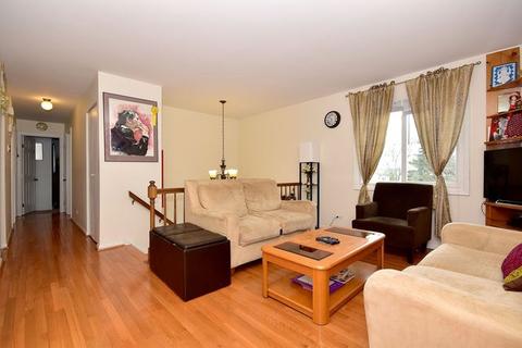 991 Stuart Dr, Bartlett, IL 60103 photo 7