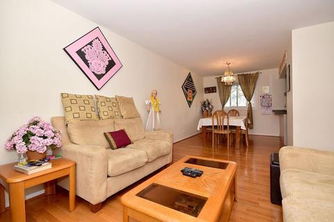 991 Stuart Dr, Bartlett, IL 60103 photo 8