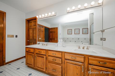 134 Circle Ridge Dr, Burr Ridge, IL 60527 photo 24