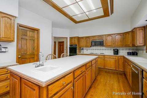 134 Circle Ridge Dr, Burr Ridge, IL 60527 photo 11