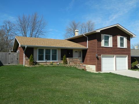 1120 Nottingham Ln, Hoffman Estates, IL 60169 photo 1