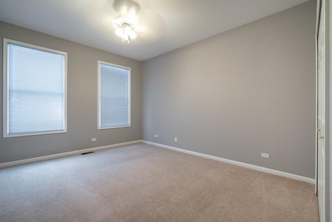 1240 Bison Ln, Hoffman Estates, IL 60192 photo 4