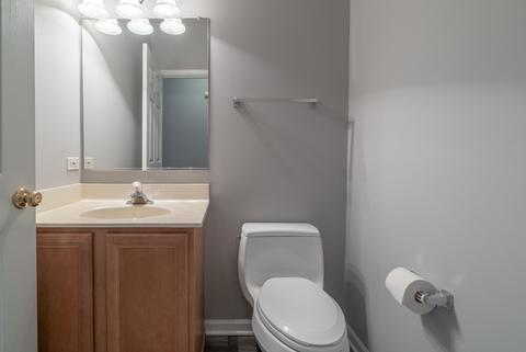 1240 Bison Ln, Hoffman Estates, IL 60192 photo 14