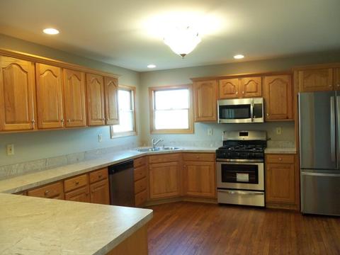2009 Oak Forest Dr, Morris, IL 60450 photo 9