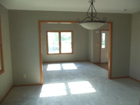 2009 Oak Forest Dr, Morris, IL 60450 photo 7