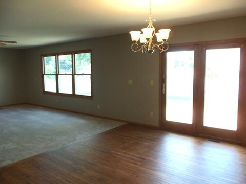 2009 Oak Forest Dr, Morris, IL 60450 photo 17