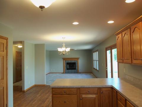 2009 Oak Forest Dr, Morris, IL 60450 photo 8