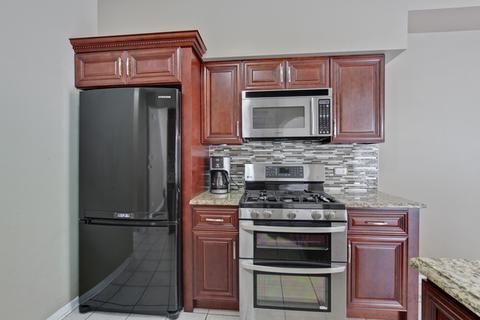 896 Mesa Dr, Elgin, IL 60123 photo 9