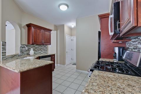 896 Mesa Dr, Elgin, IL 60123 photo 6