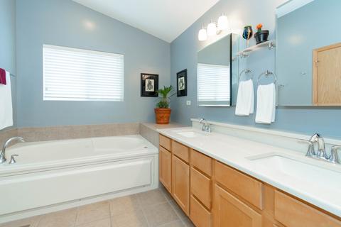 6080 Frank Dr, Hoffman Estates, IL 60192 photo 17