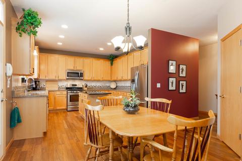 6080 Frank Dr, Hoffman Estates, IL 60192 photo 8