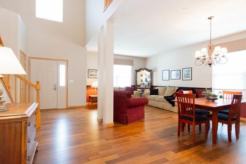 6080 Frank Dr, Hoffman Estates, IL 60192 photo 4