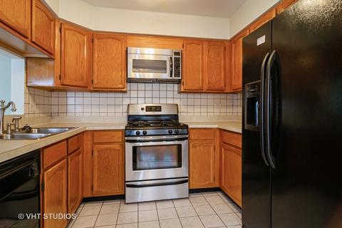 4635 N Sapphire Dr, Hoffman Estates, IL 60192 photo 4
