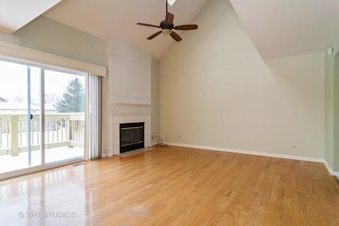 4635 N Sapphire Dr, Hoffman Estates, IL 60192 photo 2