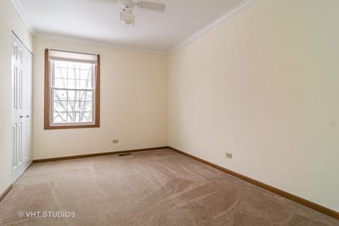 4635 N Sapphire Dr, Hoffman Estates, IL 60192 photo 8