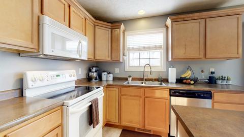 711 E Tomaras Ave, Savoy, IL 61874 photo 6