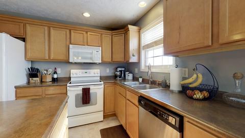 711 E Tomaras Ave, Savoy, IL 61874 photo 7