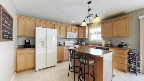 711 E Tomaras Ave, Savoy, IL 61874 photo 4