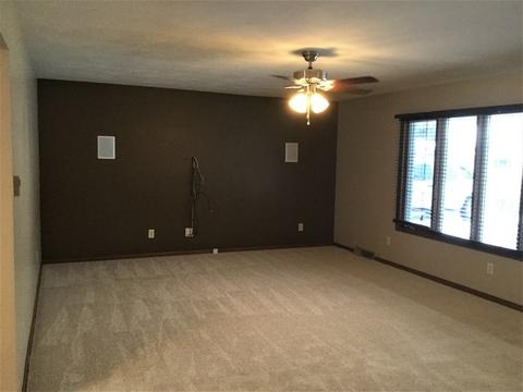 475 E 4th St, Herscher, IL 60941 photo 3