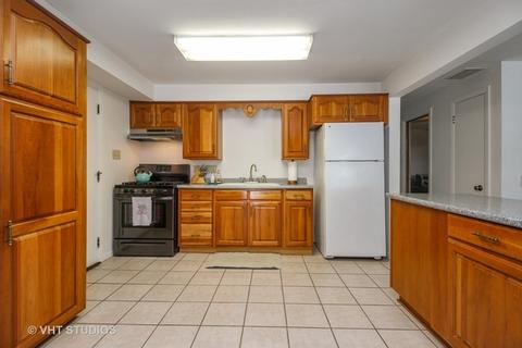 999 Hawthorne Ln, Kankakee, IL 60901 photo 3