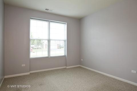 2839 Edgewater Dr, Elgin, IL 60124 photo 8