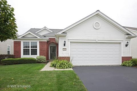 2839 Edgewater Dr, Elgin, IL 60124 photo 1