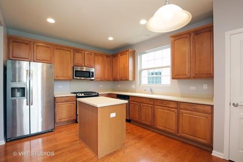 2839 Edgewater Dr, Elgin, IL 60124 photo 5