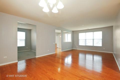 2839 Edgewater Dr, Elgin, IL 60124 photo 2