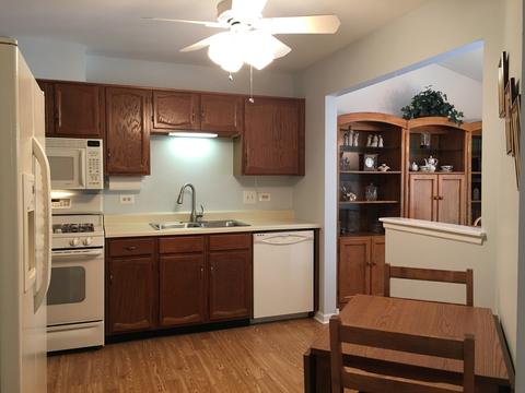 1622 Hadley Ct #C2, Wheeling, IL 60090 photo 2