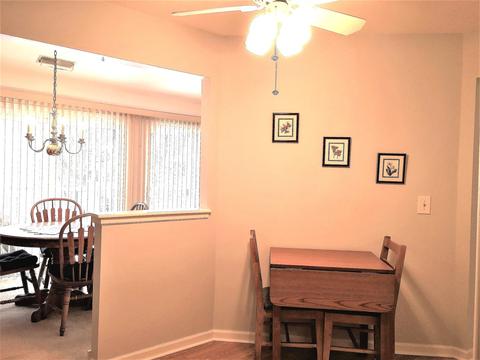 1622 Hadley Ct #C2, Wheeling, IL 60090 photo 4