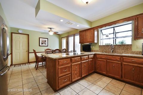 424 W Evergreen St, Wheaton, IL 60187 photo 2