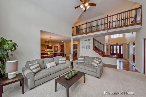 232 S Devon Ave, Bartlett, IL 60103 photo 2