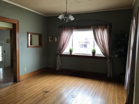 703 Spruce St, Aurora, IL 60506 photo 4