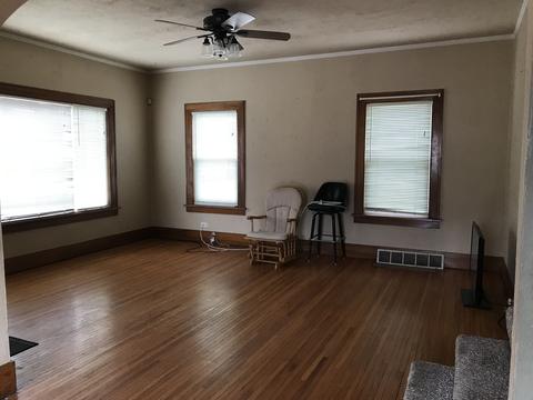 703 Spruce St, Aurora, IL 60506 photo 3