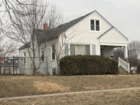 703 Spruce St, Aurora, IL 60506 photo 1
