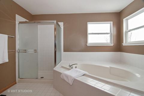 2570 Biltmore Cir, Aurora, IL 60503 photo 14