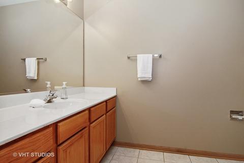 2570 Biltmore Cir, Aurora, IL 60503 photo 17
