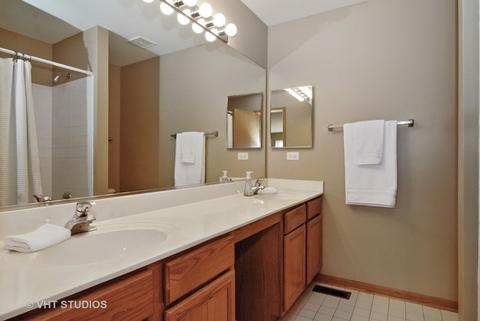 2570 Biltmore Cir, Aurora, IL 60503 photo 18