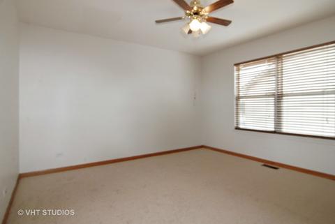 2570 Biltmore Cir, Aurora, IL 60503 photo 16