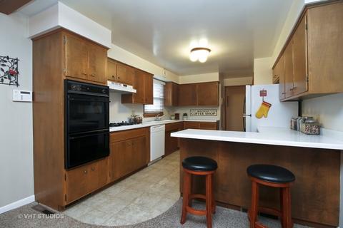 955 S 10th Ave, Kankakee, IL 60901 photo 3