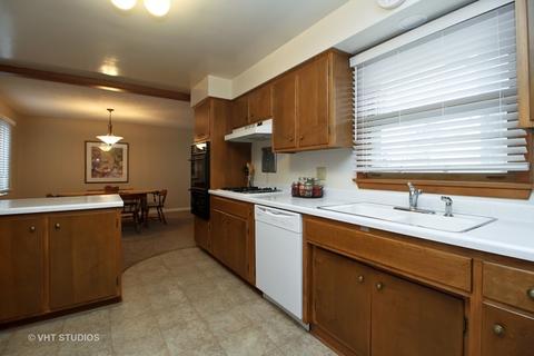 955 S 10th Ave, Kankakee, IL 60901 photo 4