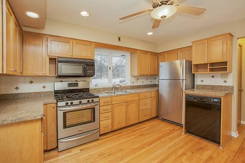 816 James Ct, Wheaton, IL 60189 photo 5
